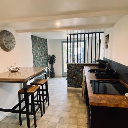 La Bruyere Apartment โรชฟอร์ต-ดู-การ์ ภายนอก รูปภาพ